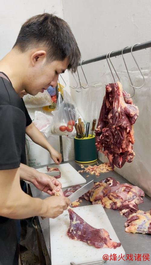 25岁职业球员转行卖肠粉:对中国足球失去信心 25岁职业球员转行卖肠粉:对中国足球失去信心