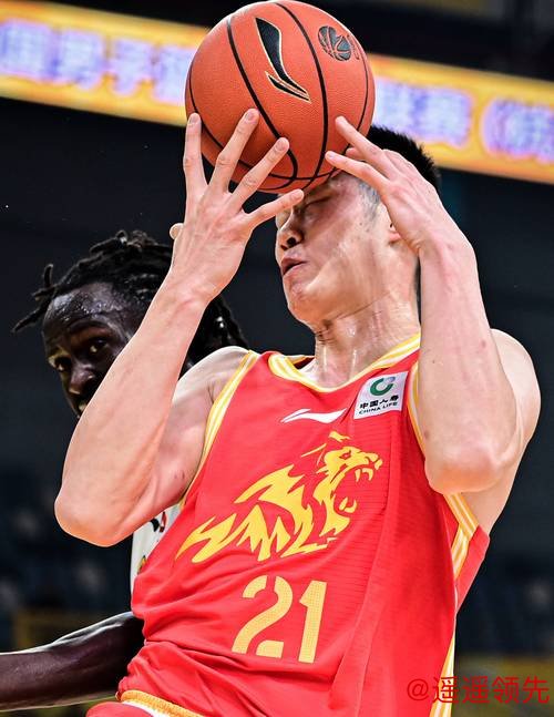 CBA新赛季常规赛揭幕战 浙江方兴渡赢下开门红